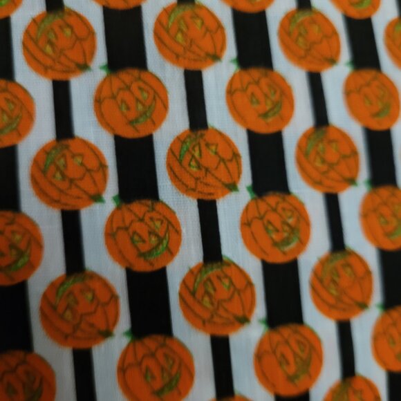 1-3/4 Yards of Jack-o-Lantern Pumpkins Fabric - Picture 2 of 2